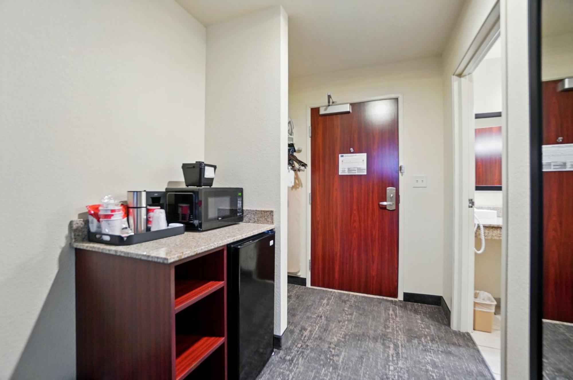 Cobblestone Hotel & Suites - Russells Point At Indian Lake المظهر الخارجي الصورة